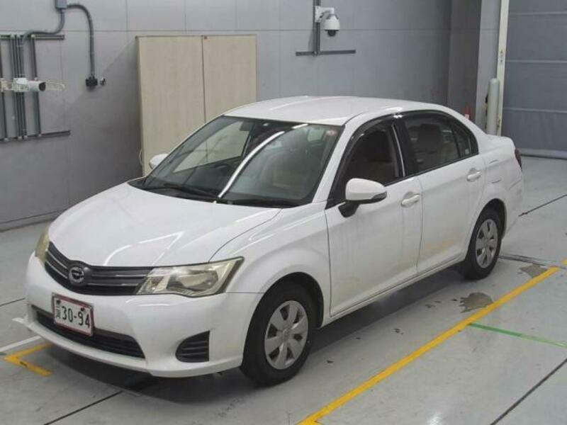 TOYOTA　COROLLA AXIO