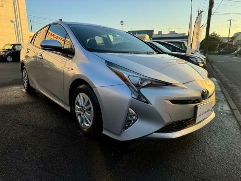 PRIUS-11