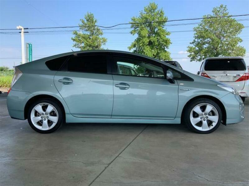 PRIUS-3