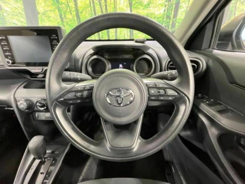 YARIS CROSS-11