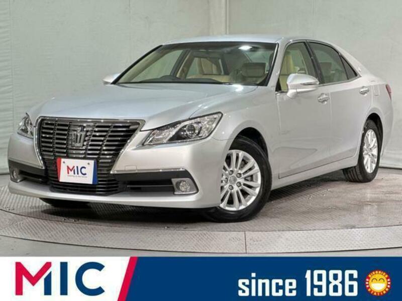 TOYOTA　CROWN