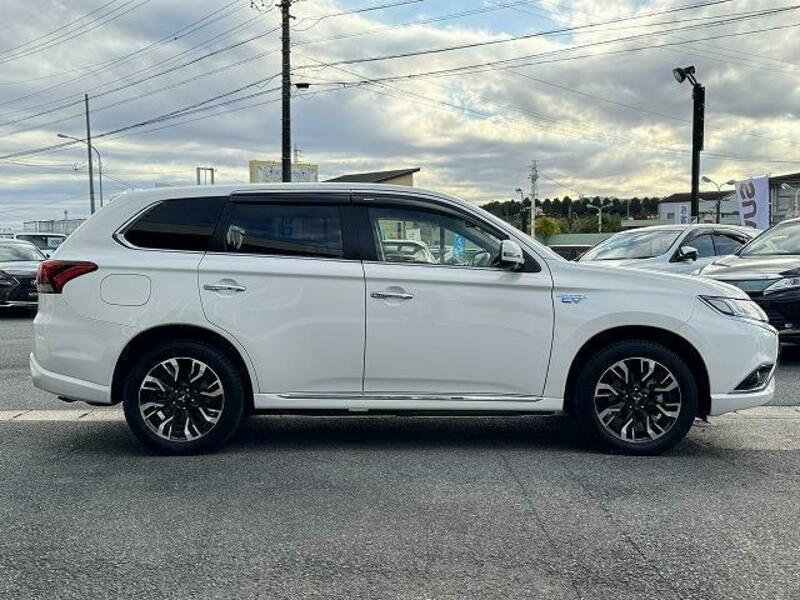 OUTLANDER PHEV-19