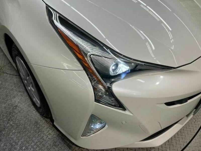 PRIUS-12