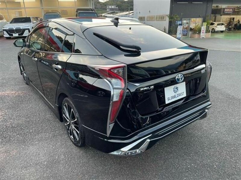 PRIUS-8