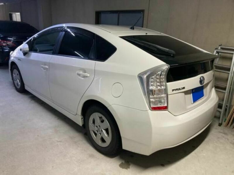 PRIUS-3