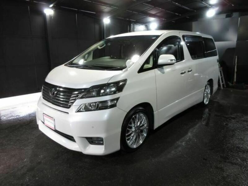 TOYOTA　VELLFIRE