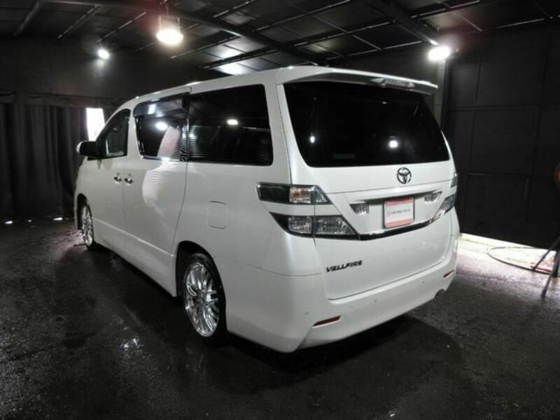 VELLFIRE-4