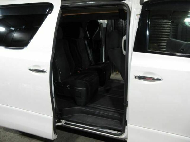 VELLFIRE-12