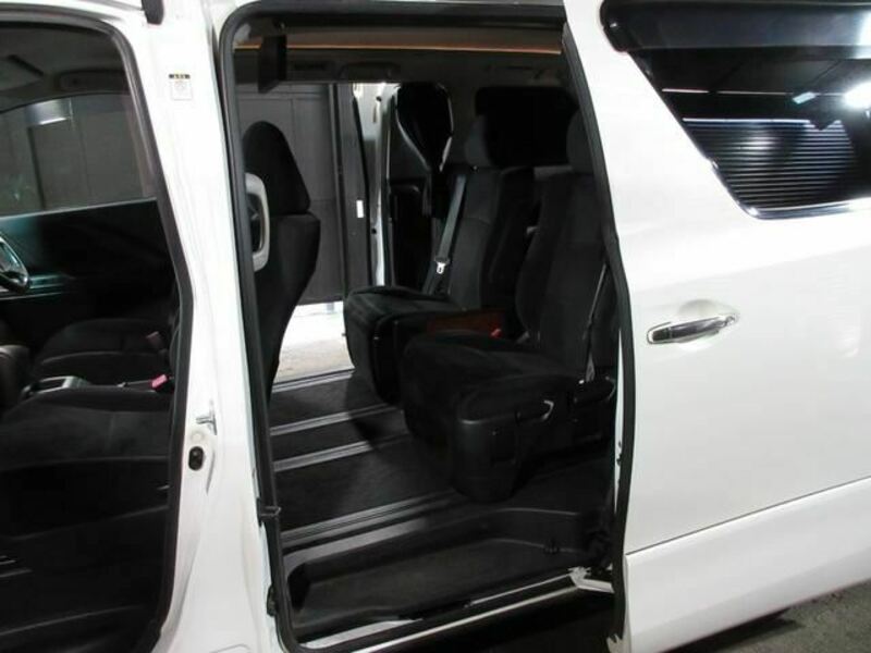 VELLFIRE-15