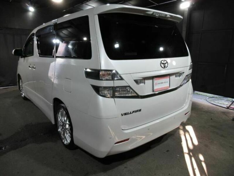 VELLFIRE-29