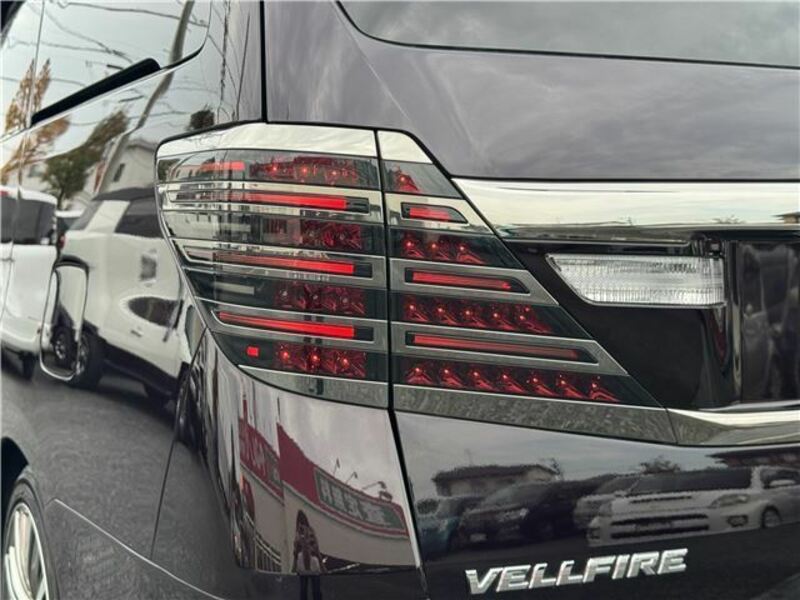 VELLFIRE-12