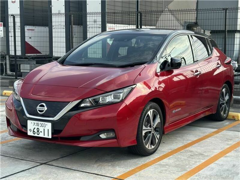 NISSAN　LEAF