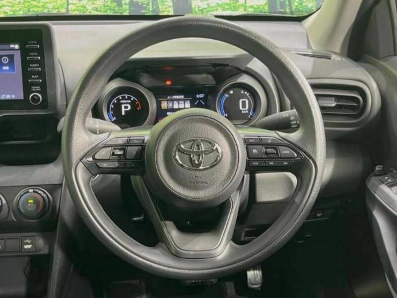 YARIS CROSS-11