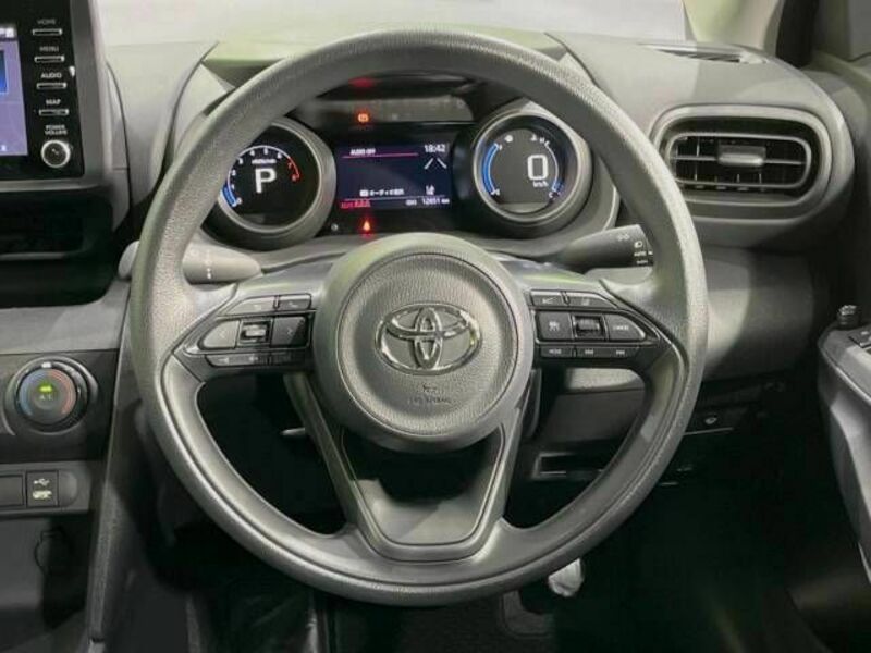 YARIS CROSS-11