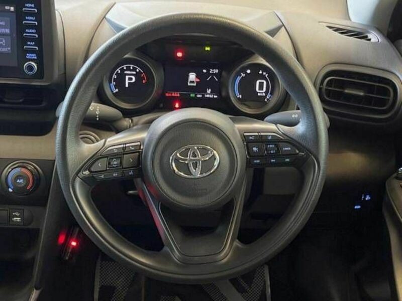 YARIS CROSS-11