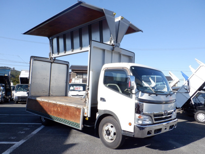 TOYOTA　DYNA