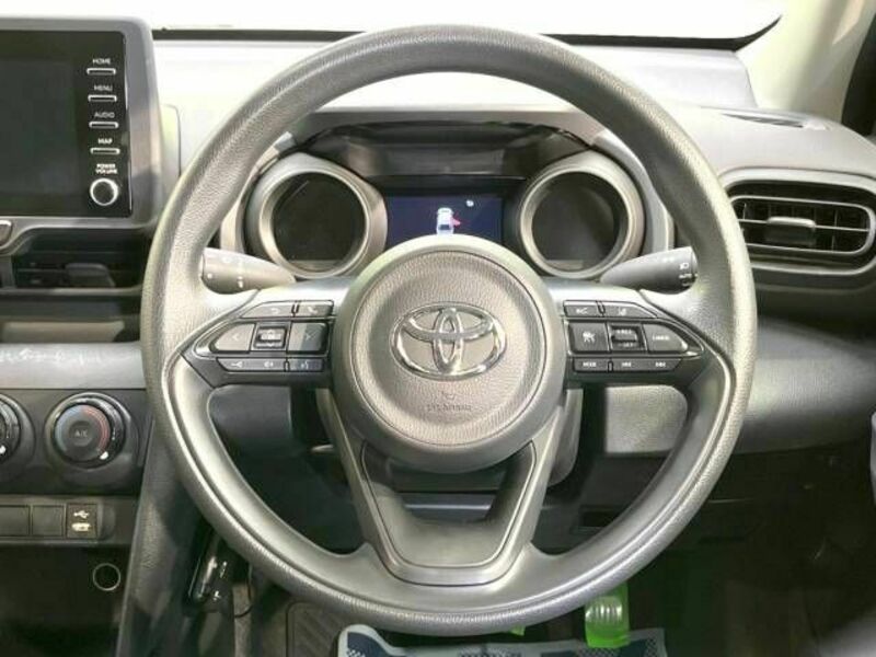 YARIS CROSS-11