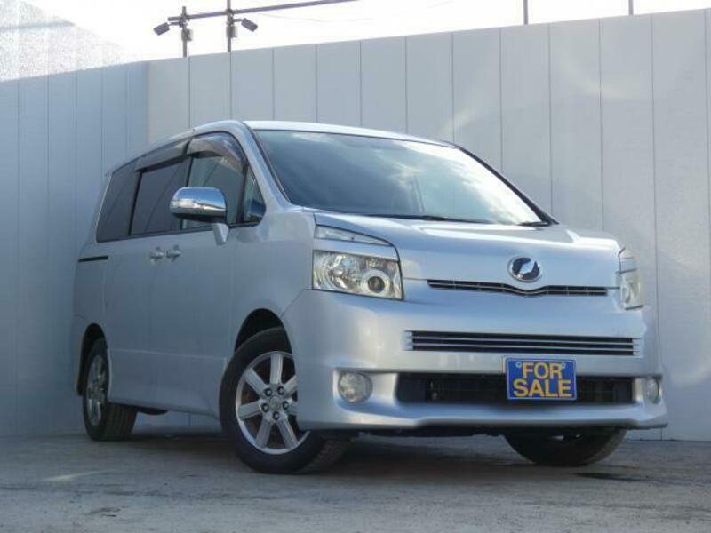 TOYOTA　VOXY