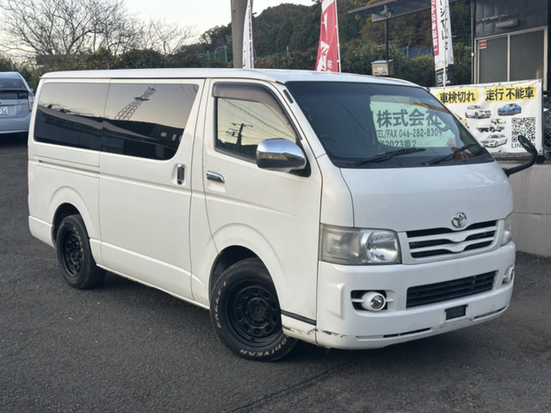 TOYOTA　HIACE VAN