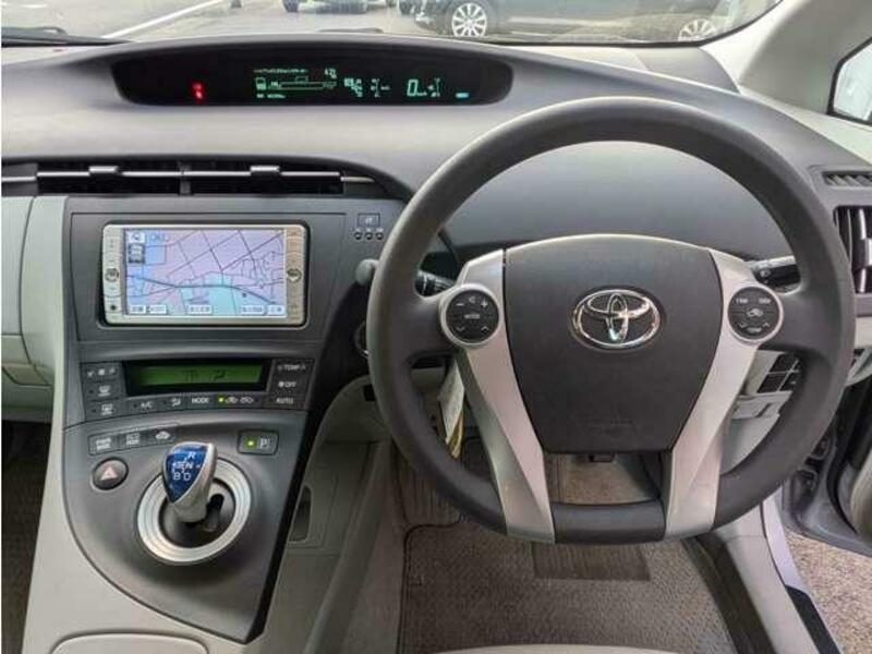 PRIUS-16