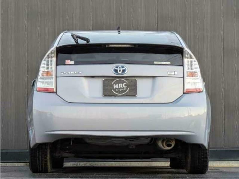 PRIUS-6