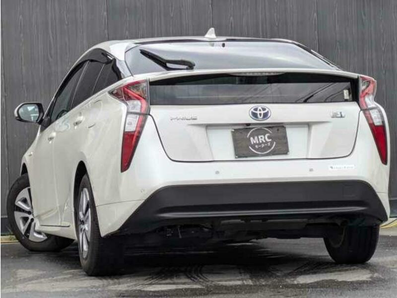 PRIUS-4