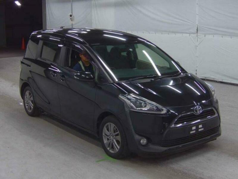 TOYOTA　SIENTA