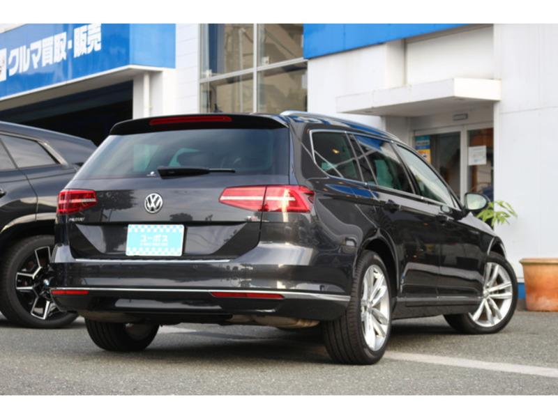 PASSAT VARIANT-10