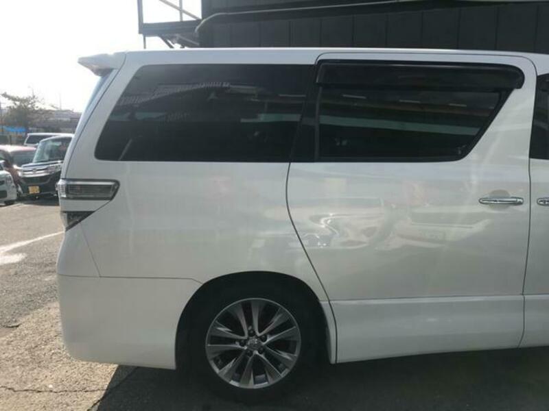 VELLFIRE-11