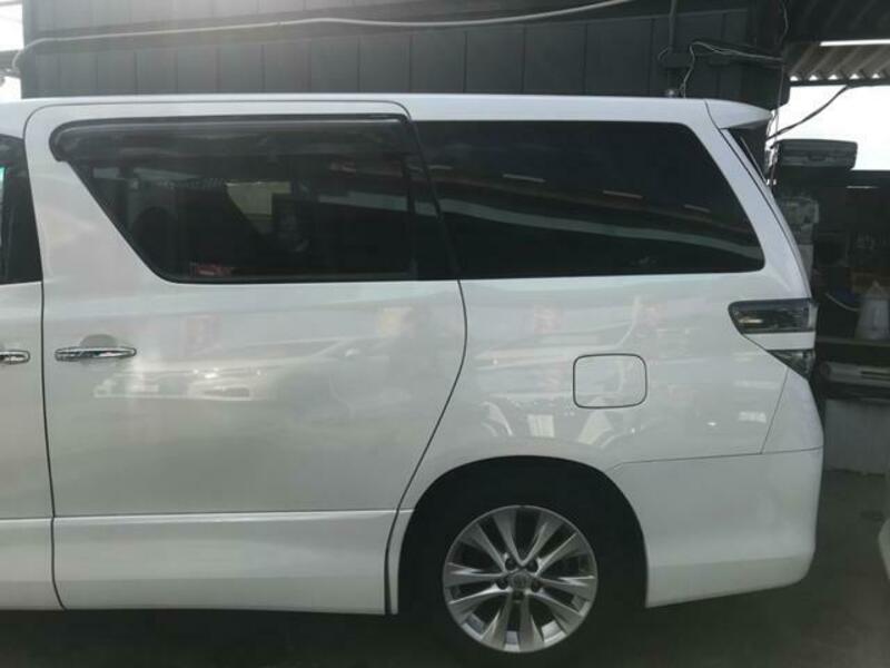 VELLFIRE-10