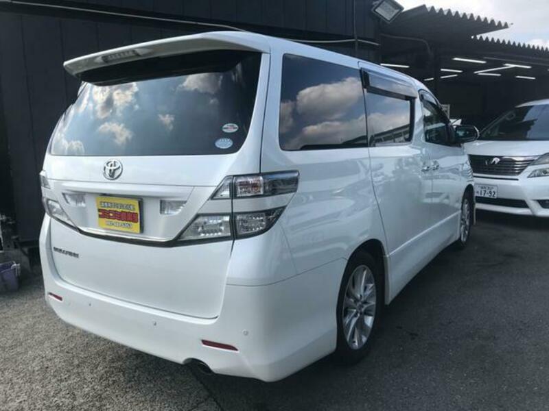 VELLFIRE-11