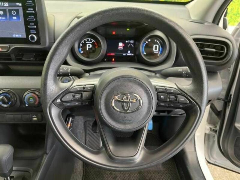 YARIS CROSS-11