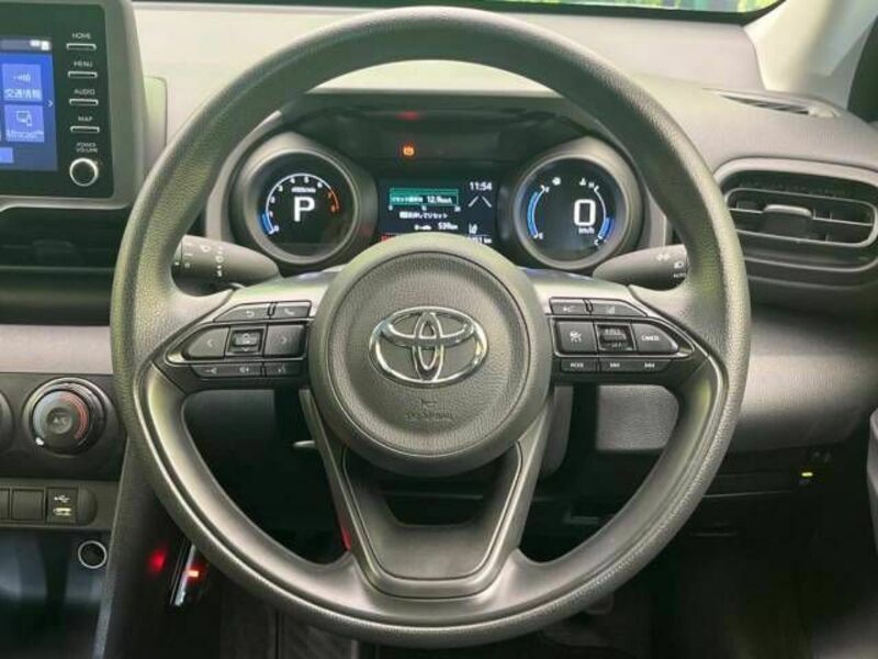 YARIS CROSS-11