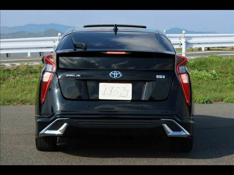 PRIUS-4