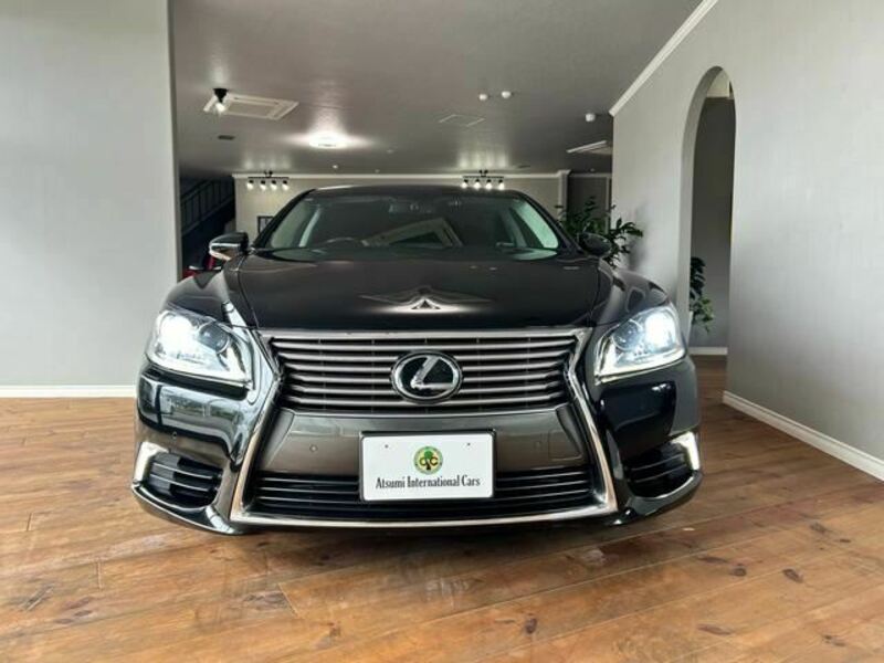 LEXUS　LS