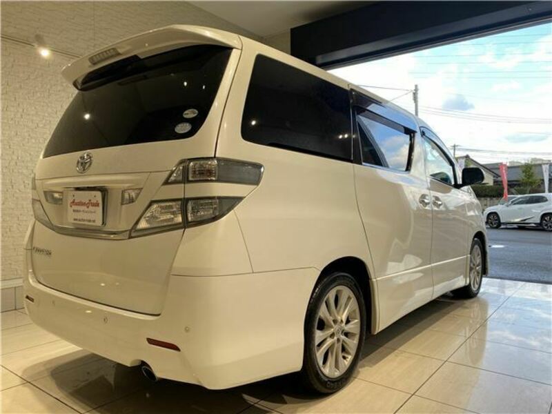 VELLFIRE-6