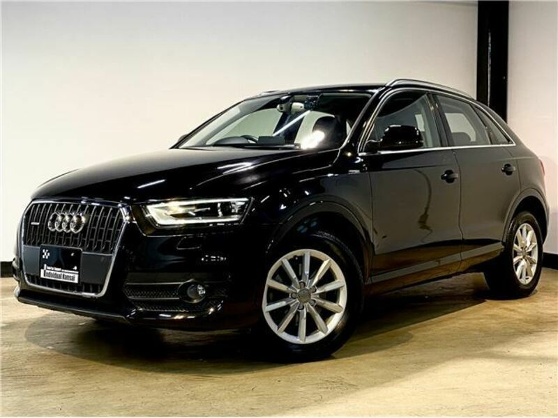 AUDI　Q3