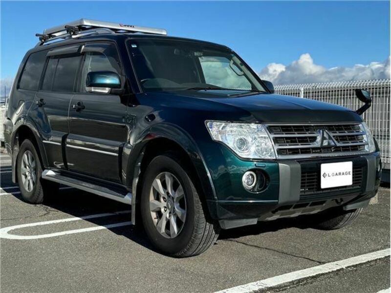 MITSUBISHI　PAJERO