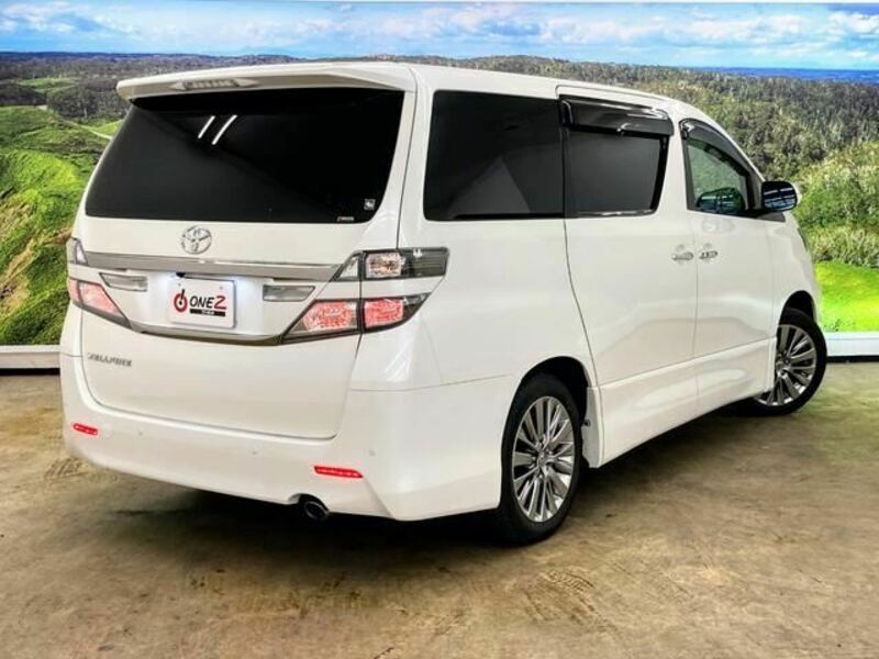 VELLFIRE-13