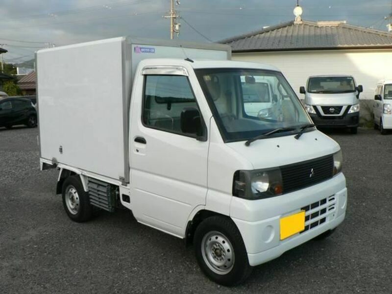 MITSUBISHI　MINICAB TRUCK