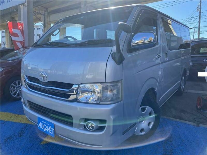 TOYOTA　HIACE VAN