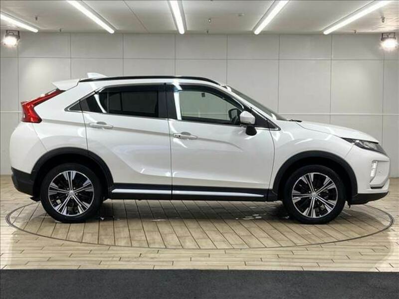 ECLIPSE CROSS-16