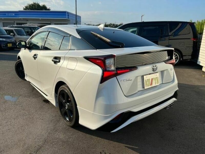 PRIUS-6