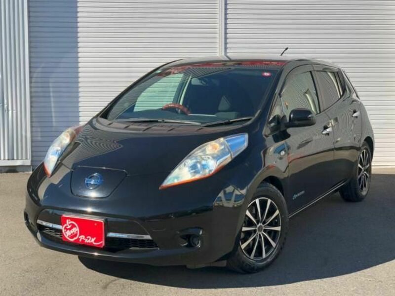 NISSAN　LEAF