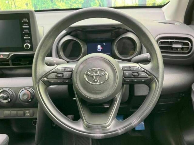 YARIS CROSS-11