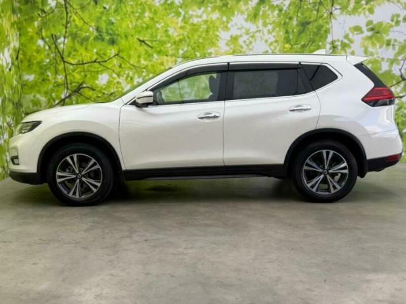 X-TRAIL-1