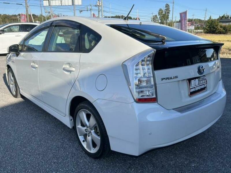 PRIUS-14