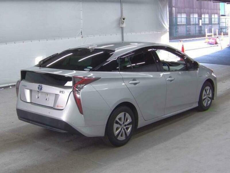 PRIUS-3