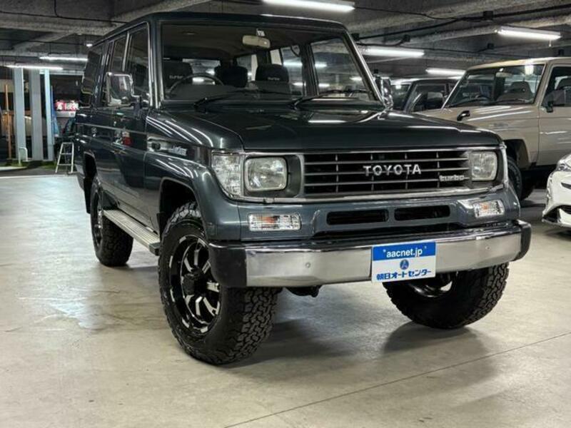 TOYOTA　LAND CRUISER PRADO