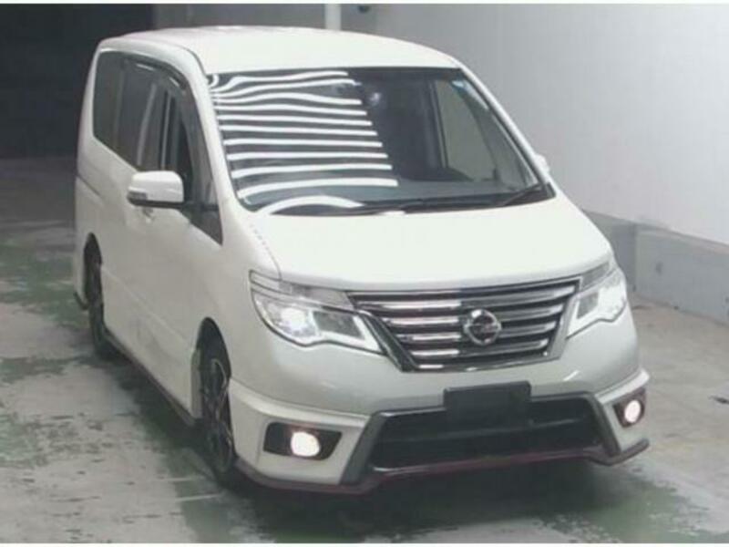 NISSAN　SERENA